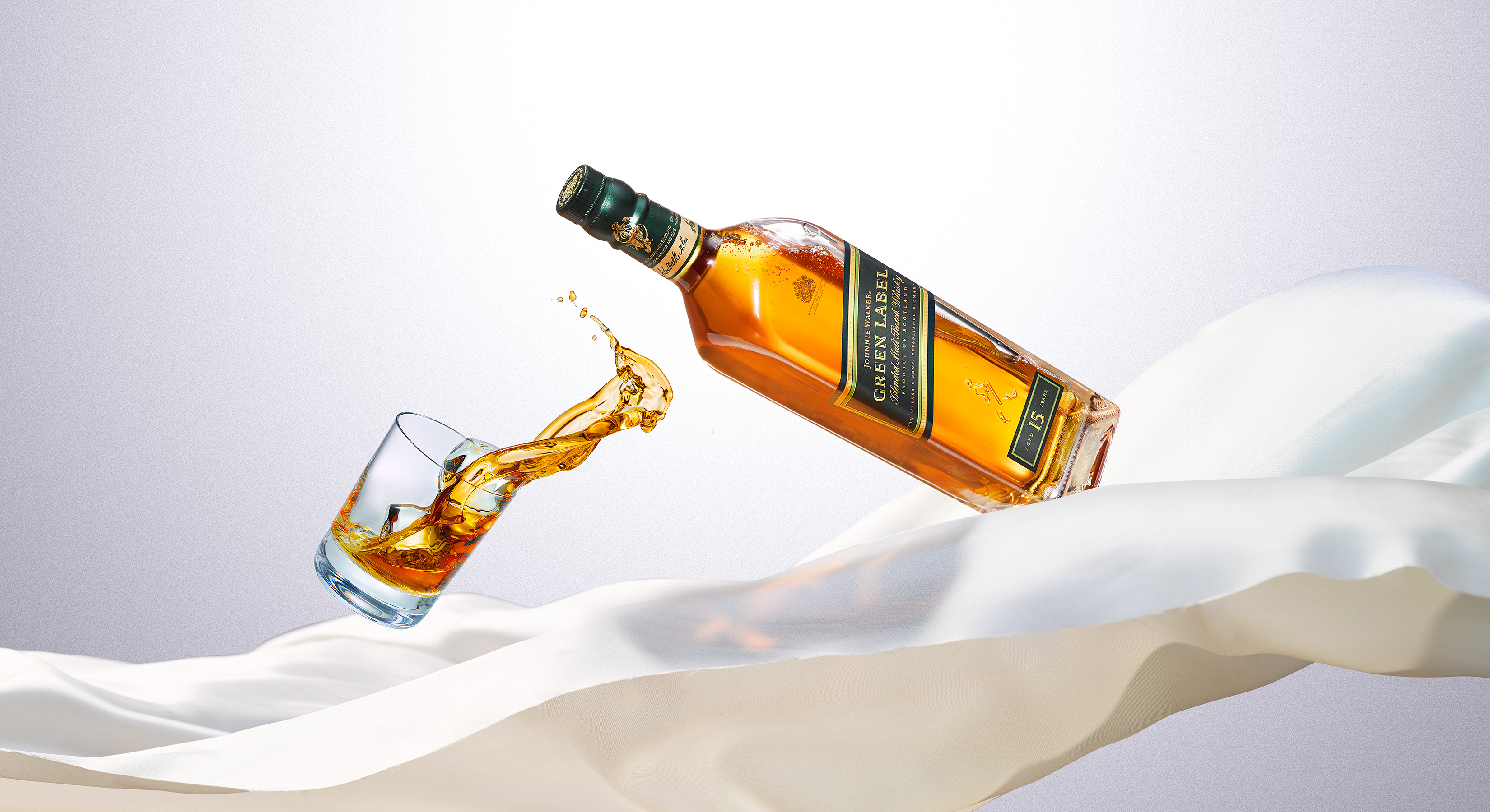 170104T_tablebottle26025_V2_WEB